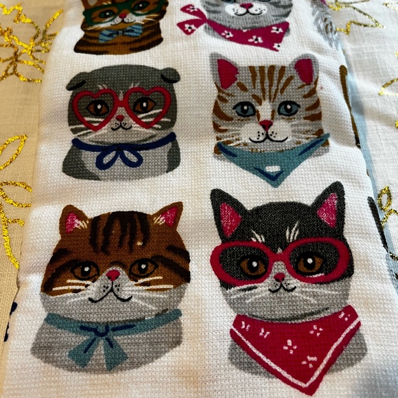 NEW HUMANE SOCIETY Cotton Set Of 2
Dapper Kitty Heads Kitchen Towels - Picture 4 of 7